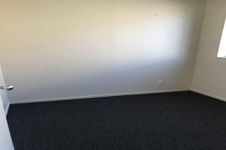 Photo of property in 36 Woodbank Drive, Glen Eden, Auckland, 0602