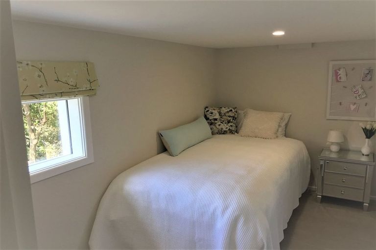 Photo of property in 76 Mount Pleasant Road, Mount Pleasant, Christchurch, 8081