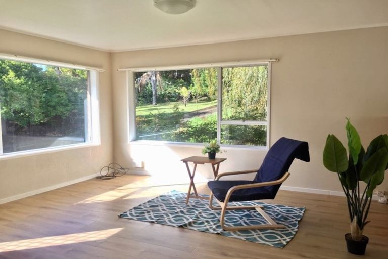 Photo of property in 2/80 Peach Road, Glenfield, Auckland, 0629