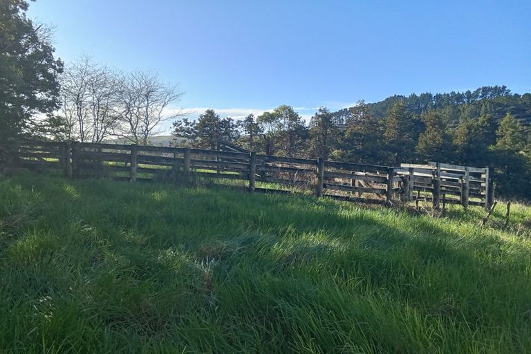 Photo of property in 1812 Kaipara Coast Highway, Kaukapakapa, 0984