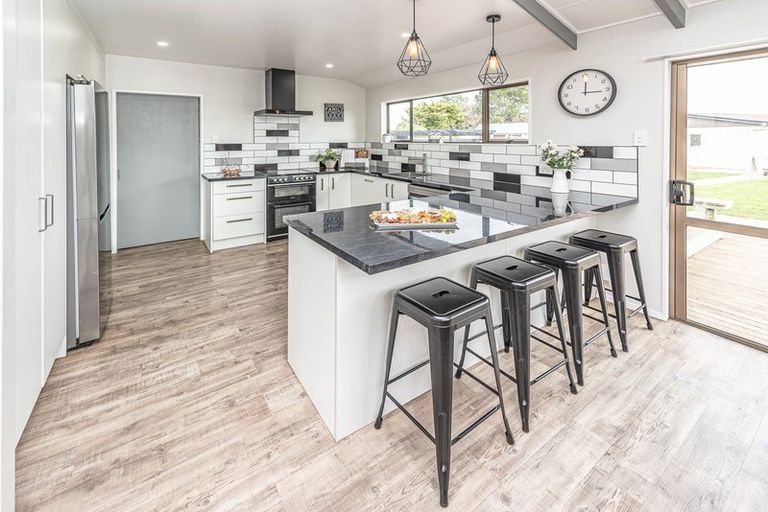 Photo of property in 20 Pukepapa Road, Marton, 4710