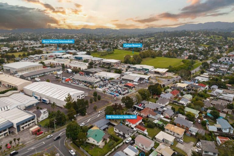 Photo of property in 1/99 Henderson Valley Road, Henderson, Auckland, 0612