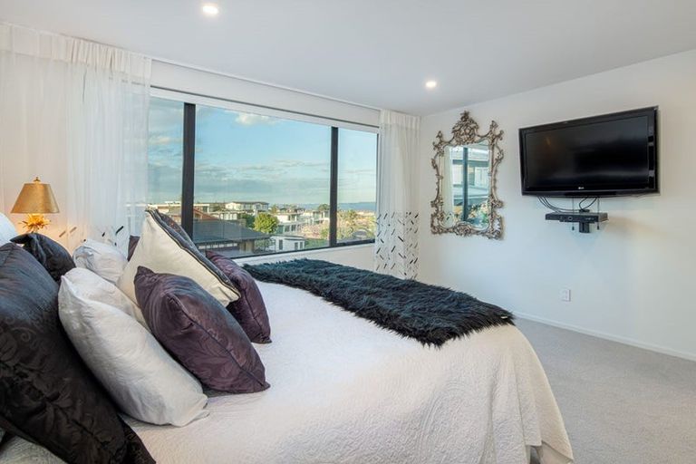 Photo of property in 18a Marama Street, Castor Bay, Auckland, 0620