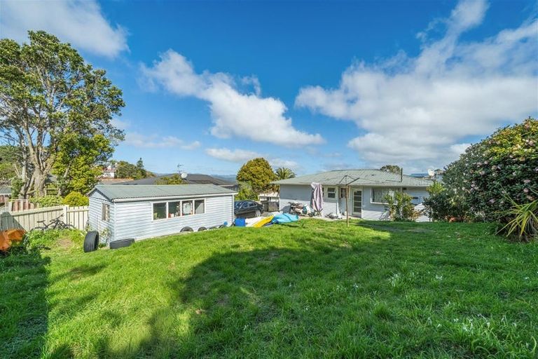 Photo of property in 5 Cypress Drive, Maungaraki, Lower Hutt, 5010