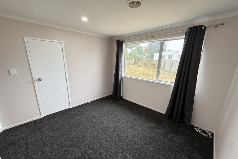 Photo of property in 20 Becker Drive, Weymouth, Auckland, 2103