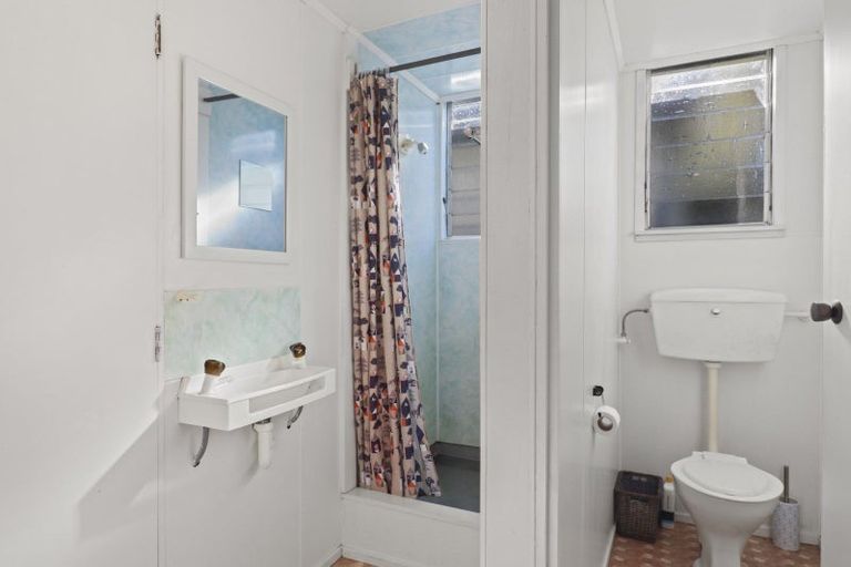 Photo of property in 42 Oxford Road, Lake Rotoma, Rotorua, 3074