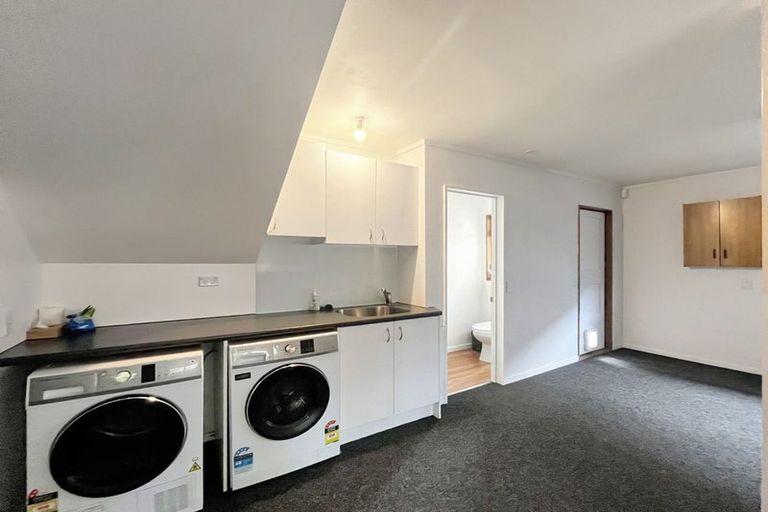 Photo of property in 86 Pahiatua Street, Hokowhitu, Palmerston North, 4410