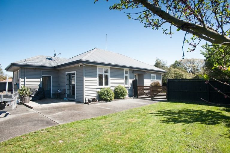 Photo of property in 16 Lincoln Road, Hillmorton, Christchurch, 8024