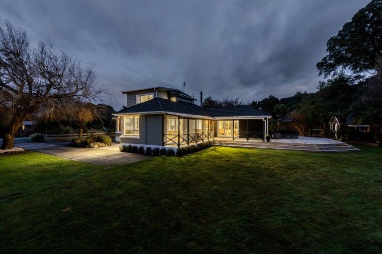 Photo of property in 10 Mahuri Road, Otatara, Invercargill, 9879