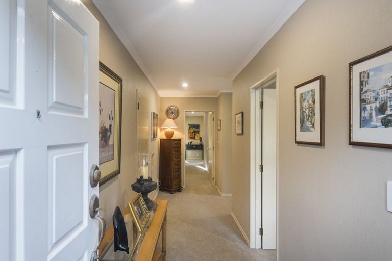 Photo of property in 30 Kilkenny Place, Fitzherbert, Palmerston North, 4410