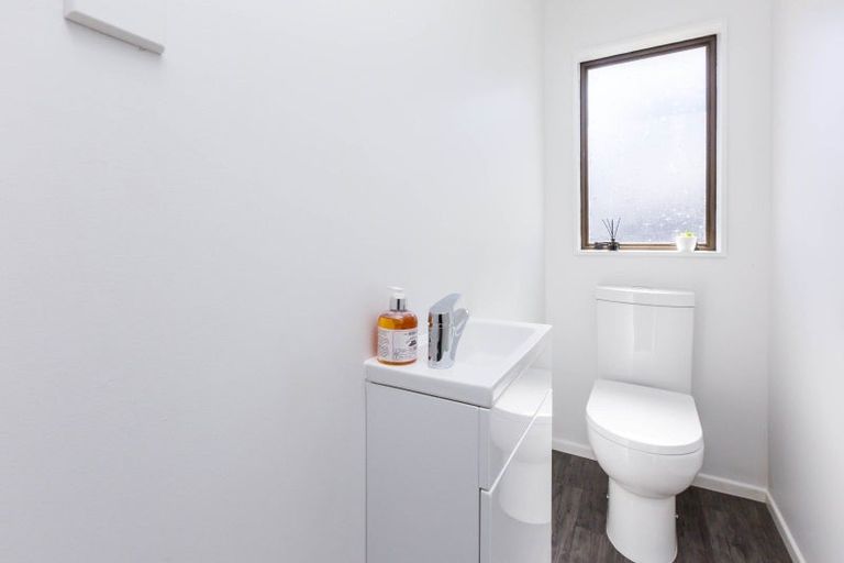 Photo of property in 1 Moonstone Grove, Birchville, Upper Hutt, 5018