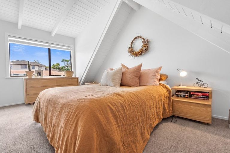 Photo of property in 16b Bay Street, Red Beach, 0932