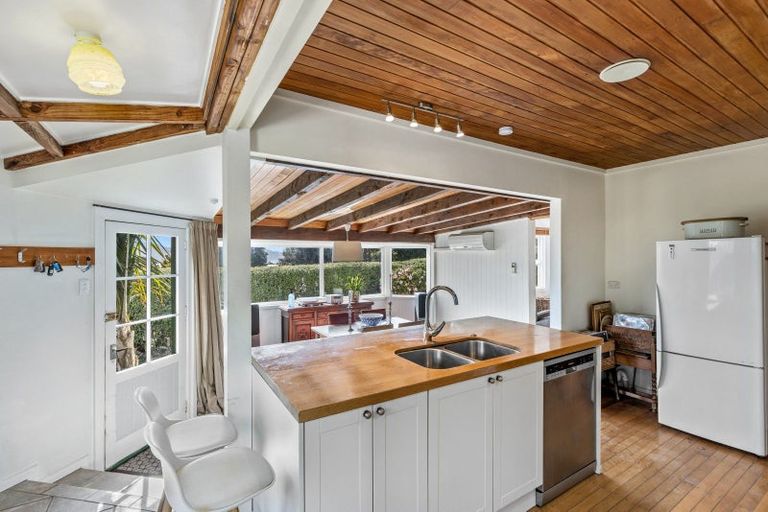 Photo of property in 124 Marine Drive, Diamond Harbour, Lyttelton, 8971