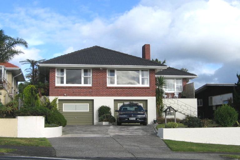 Photo of property in 16 Speedy Crescent, Hillcrest, Auckland, 0627