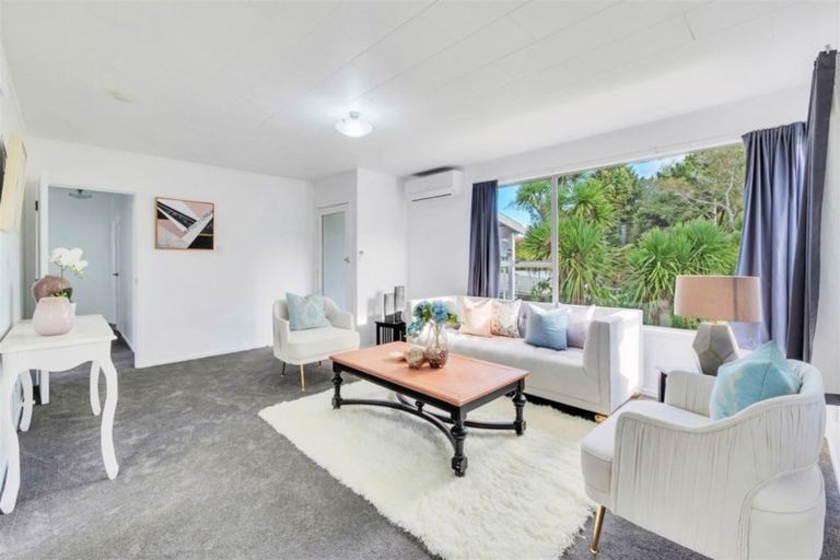 Photo of property in 28 Mawney Road, Henderson, Auckland, 0610