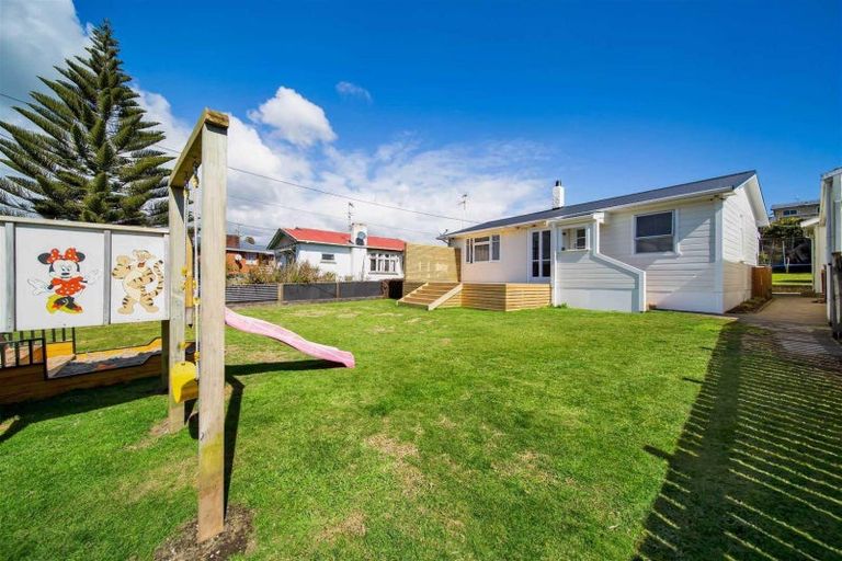Photo of property in 16 Alberta Road, Glen Avon, New Plymouth, 4312