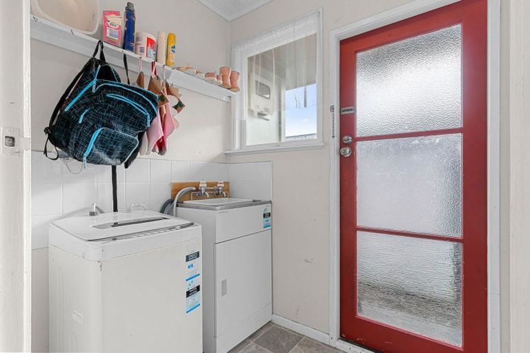 Photo of property in 8 Kokich Crescent, Onerahi, Whangarei, 0110