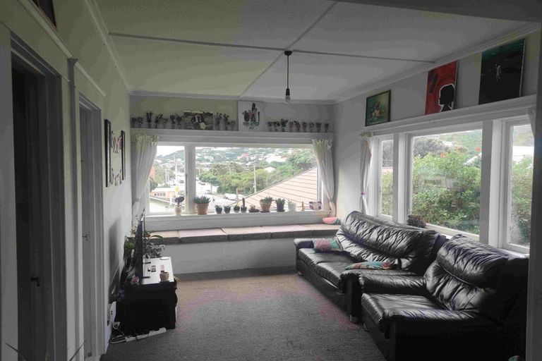 Photo of property in 2 Milne Terrace, Island Bay, Wellington, 6023