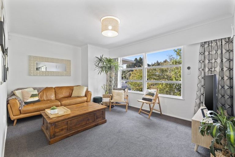 Photo of property in 11 Walpole Avenue, Hillpark, Auckland, 2102