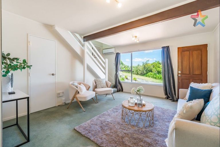 Photo of property in 12a Jacaranda Grove, Maungaraki, Lower Hutt, 5010