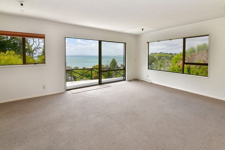 Photo of property in 26b Wade River Road, Stanmore Bay, Whangaparaoa, 0932