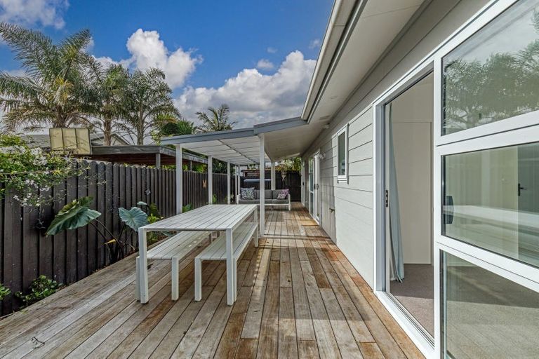 Photo of property in 1/69 Bay Street, Red Beach, 0932