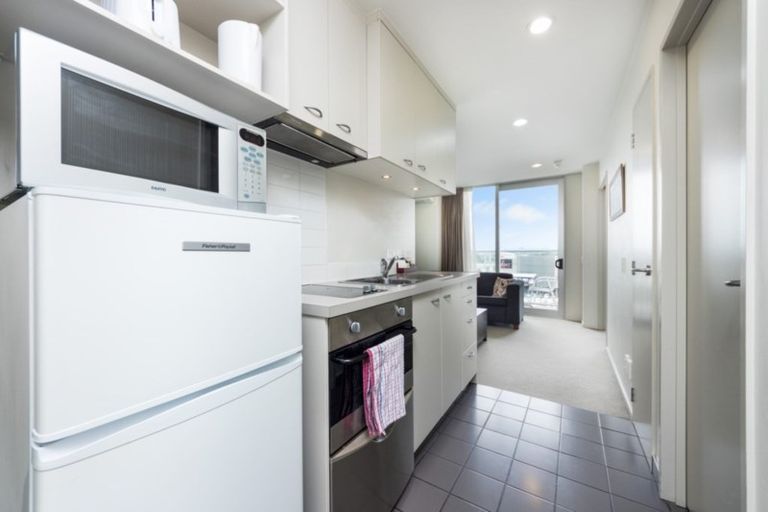 Photo of property in Proximity Apartments, 402/17 Osterley Way, Manukau, Auckland, 2104