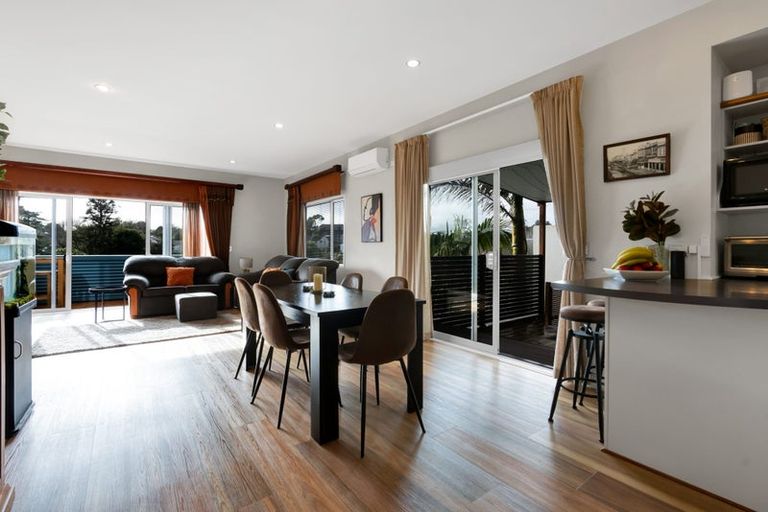 Photo of property in 10 Caledonia Place, Highlands Park, New Plymouth, 4312