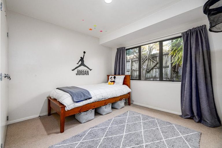 Photo of property in 44 Roy Maloney Drive, Henderson, Auckland, 0612