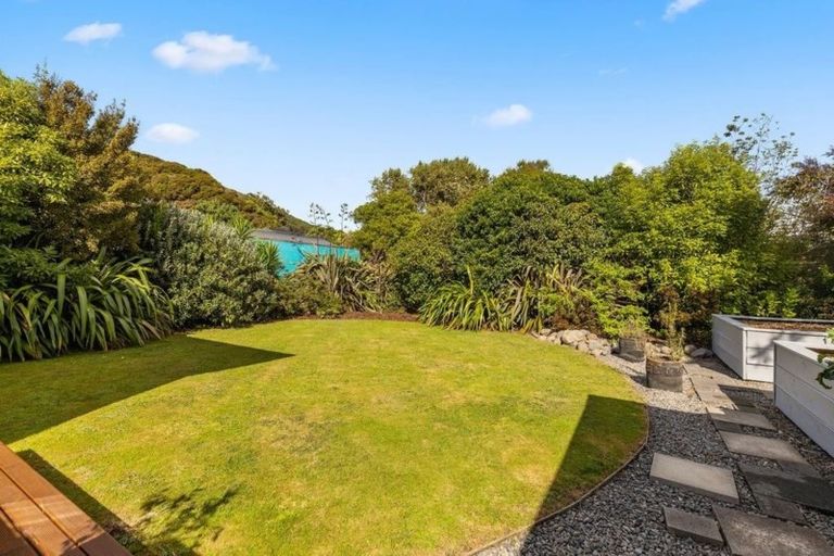 Photo of property in 16 Avon Street, Waterloo, Lower Hutt, 5011