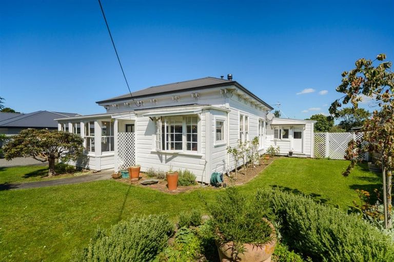 Photo of property in 27 Bond Street, Marton, 4710