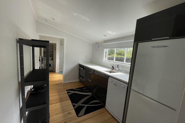 Photo of property in 15 Old Lake Road, Narrow Neck, Auckland, 0624