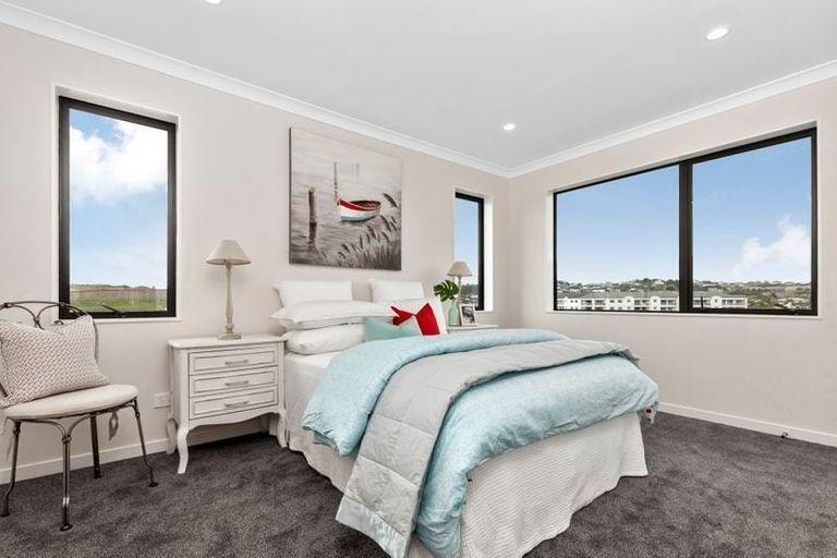 Photo of property in 31 Maka Terrace, Orewa, 0931