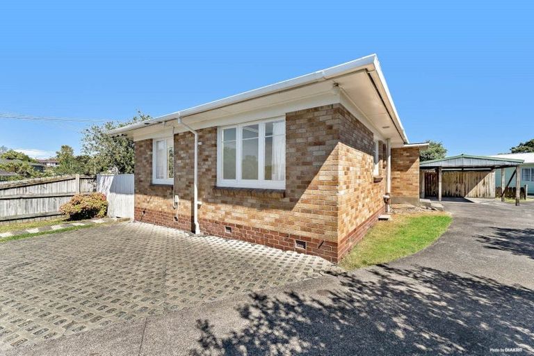 Photo of property in 30 Kereru Street, Henderson, Auckland, 0612