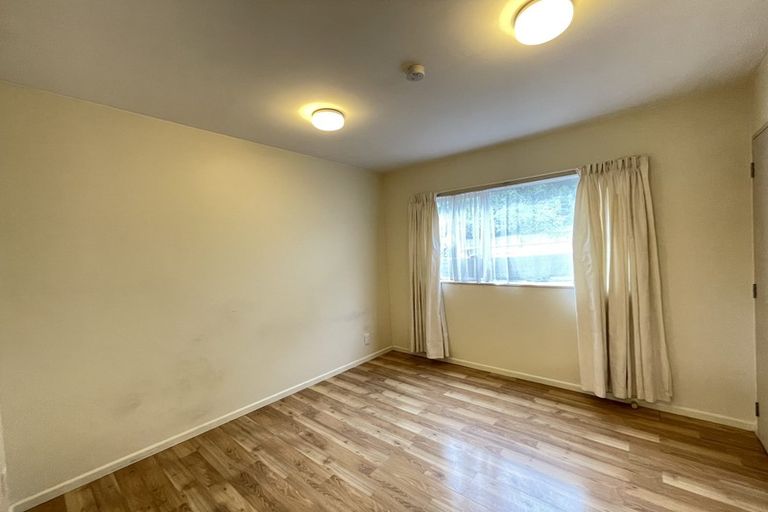 Photo of property in 14a Cypress Place, Sunnynook, Auckland, 0620