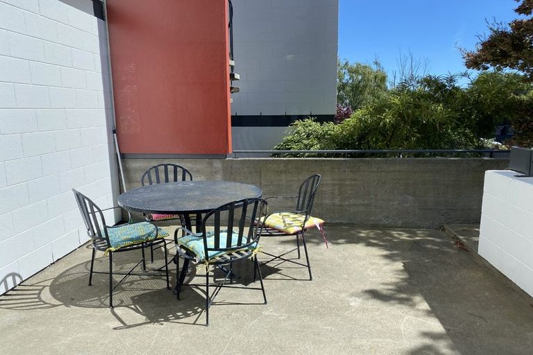 Photo of property in 21 Newbridge Place, Ilam, Christchurch, 8041