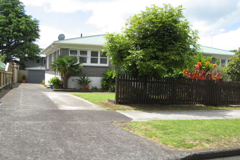 Photo of property in 2/3 Laurelwood Avenue, Pukekohe, 2120