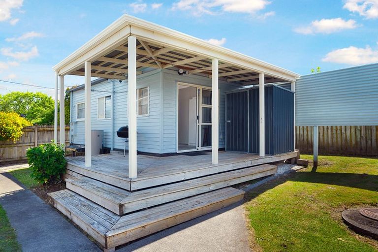 Photo of property in 1/8 Devon Street, Te Atatu South, Auckland, 0610