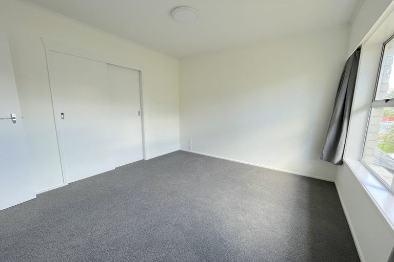 Photo of property in 2/31 Salamanca Road, Sunnynook, Auckland, 0620