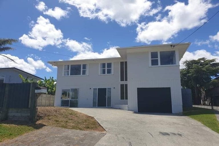 Photo of property in 57 Gloria Avenue, Te Atatu Peninsula, Auckland, 0610
