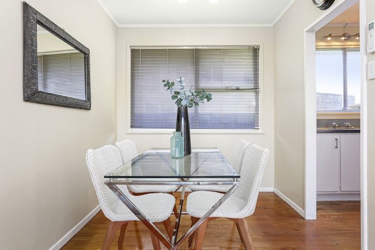 Photo of property in 16 Kea Place, Mangere Bridge, Auckland, 2022