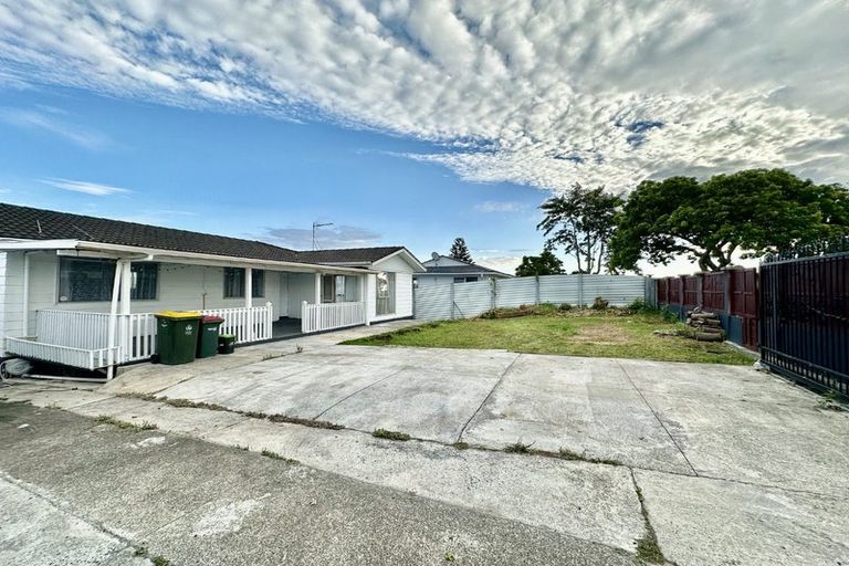 Photo of property in 57 Hyperion Drive, Randwick Park, Auckland, 2105