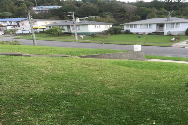 Photo of property in 12 Thomson Grove, Stokes Valley, Lower Hutt, 5019