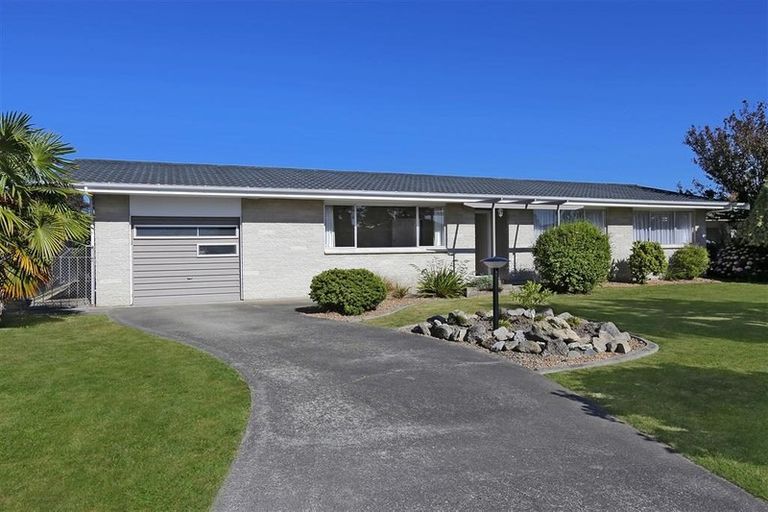 Photo of property in 11 Crichton Place, Taradale, Napier, 4112