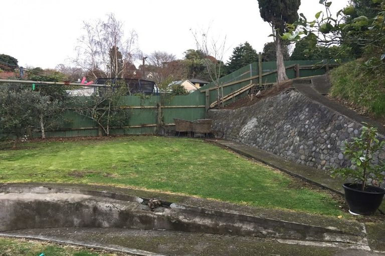 Photo of property in 128 Huatoki Street, Frankleigh Park, New Plymouth, 4310