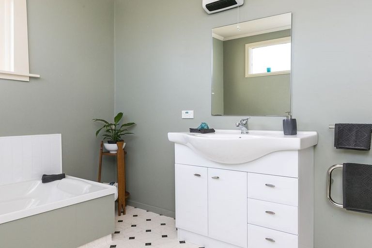 Photo of property in 2 Eskvale Street, South Dunedin, Dunedin, 9012