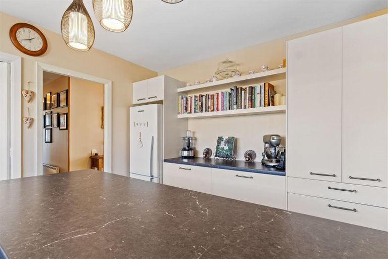 Photo of property in 21 Clipper Place, Redwood, Christchurch, 8051