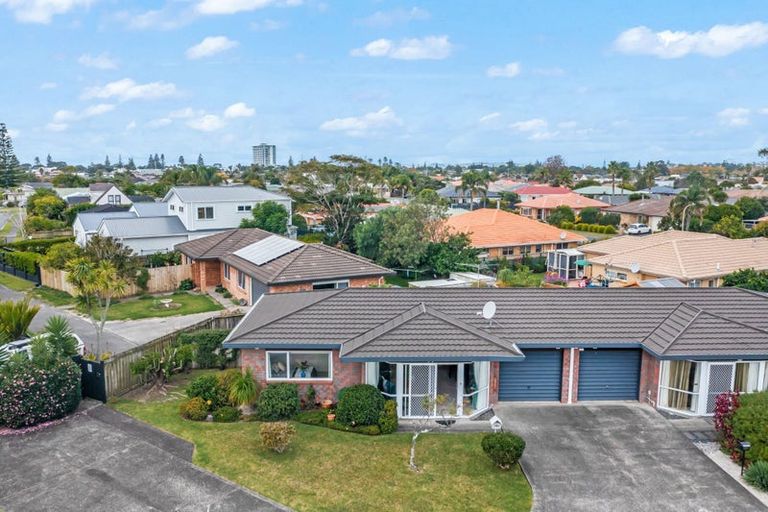 Photo of property in 96b Lakeside Drive, Orewa, 0931
