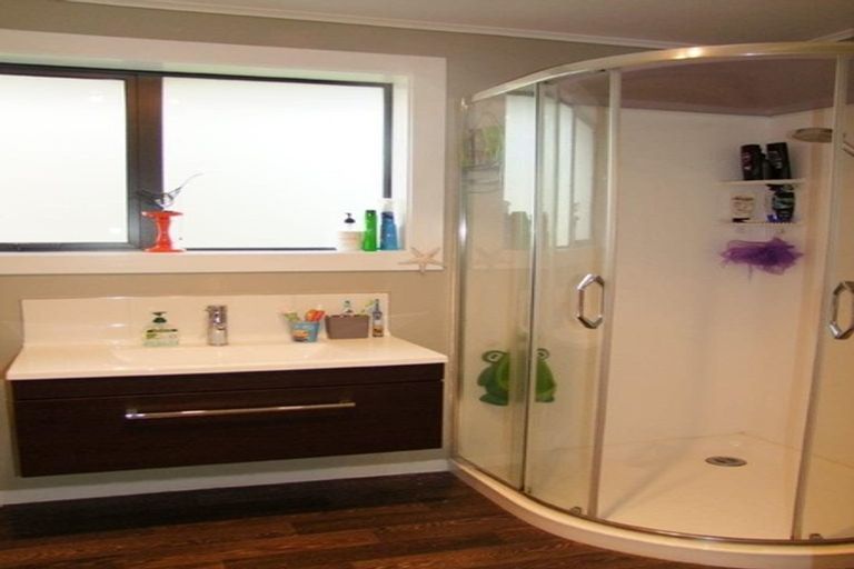 Photo of property in 15 Moore Street, Milton, 9220