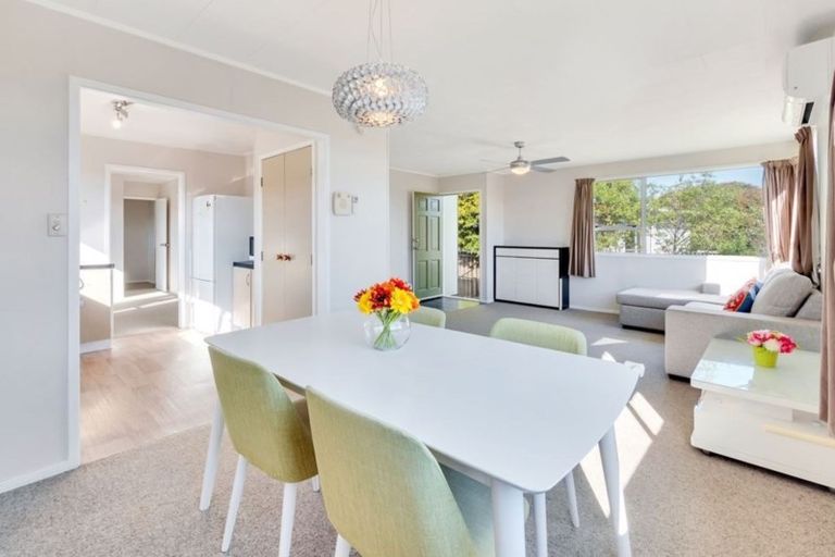 Photo of property in 5 Devonshire Road, Unsworth Heights, Auckland, 0632